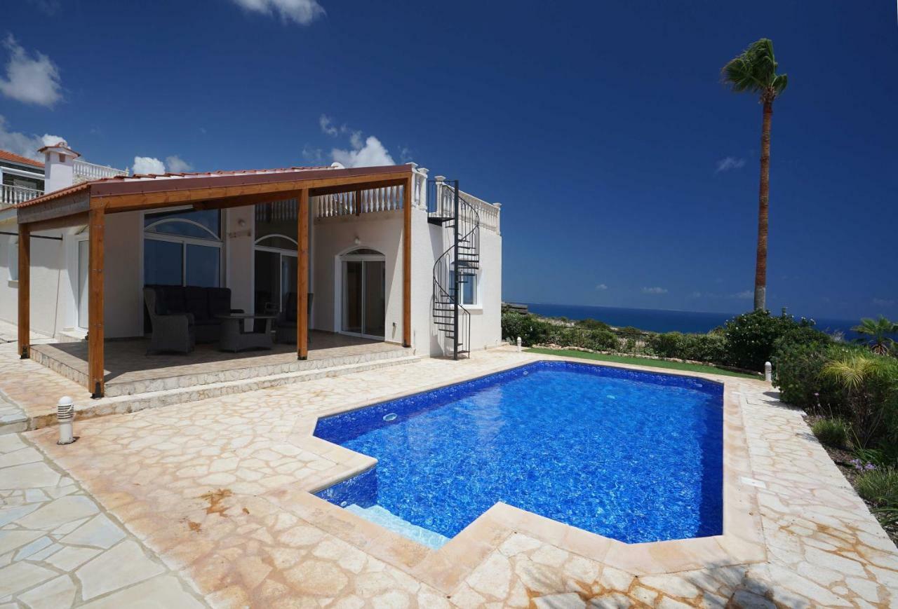 Unforgettable Family Escape - Cliffside Villa With Panoramic Sea Views And Kid-Friendly Private Pool Pissouri Exterior foto