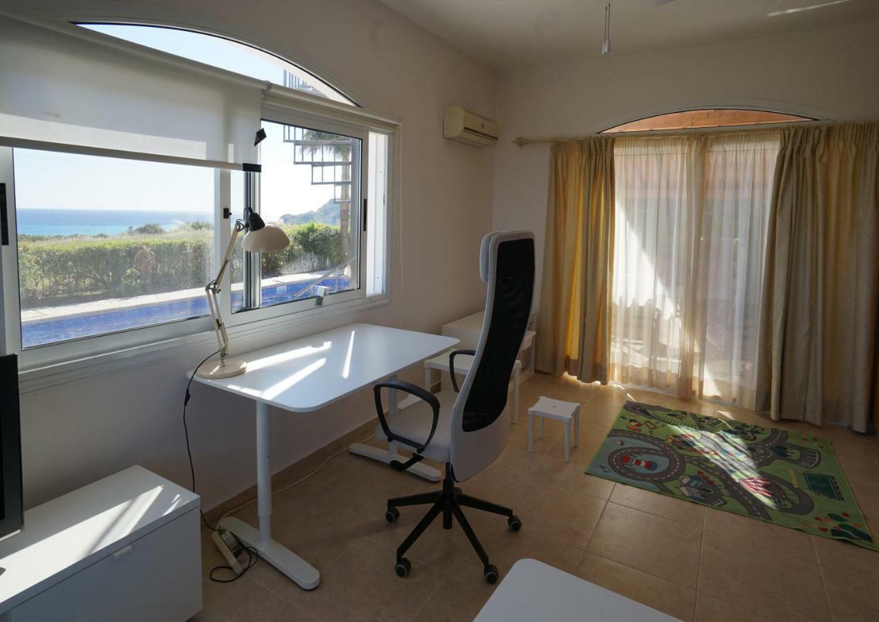 Unforgettable Family Escape - Cliffside Villa With Panoramic Sea Views And Kid-Friendly Private Pool Pissouri Exterior foto